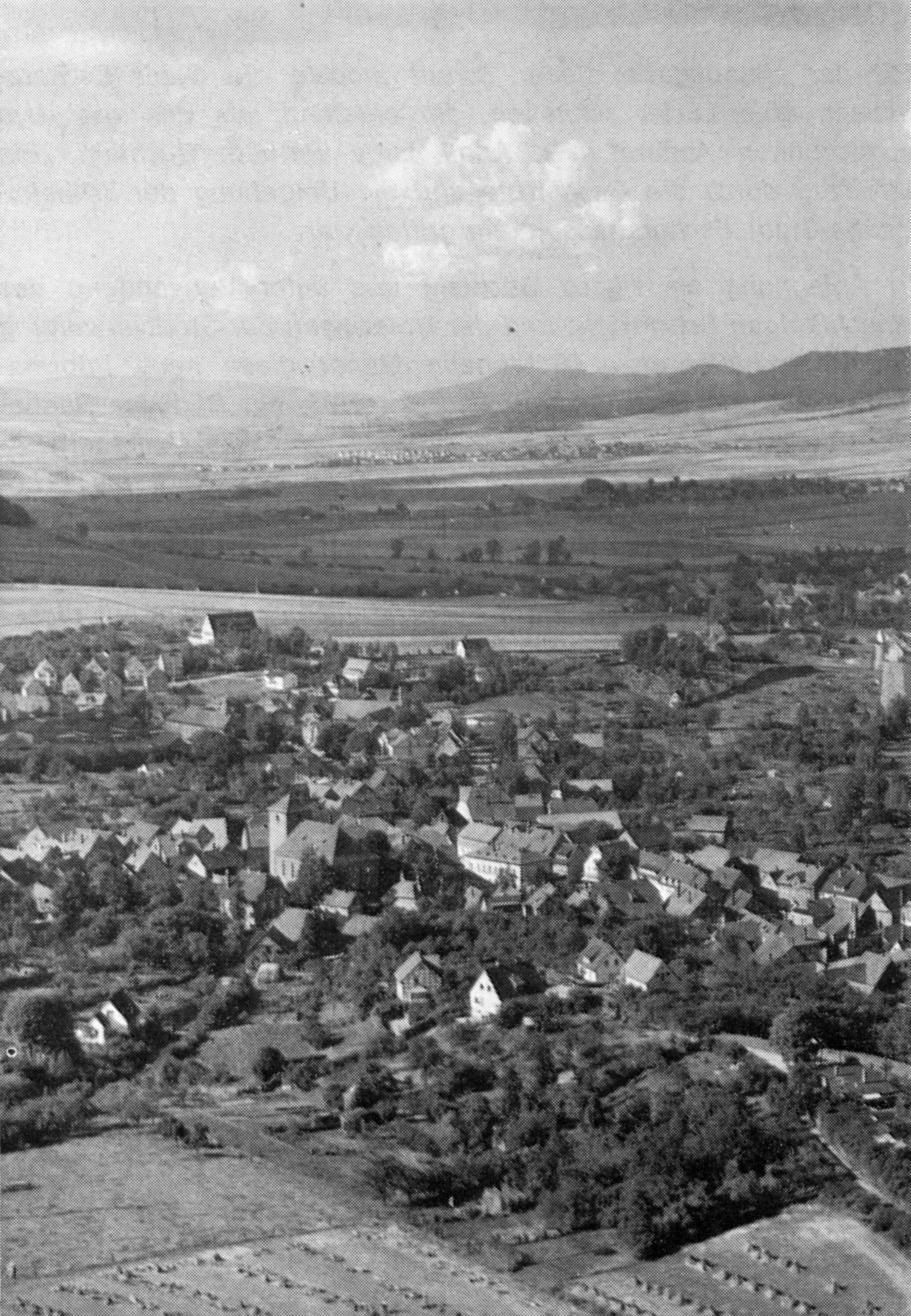 Blick auf Eschershausen und die Ithbörde